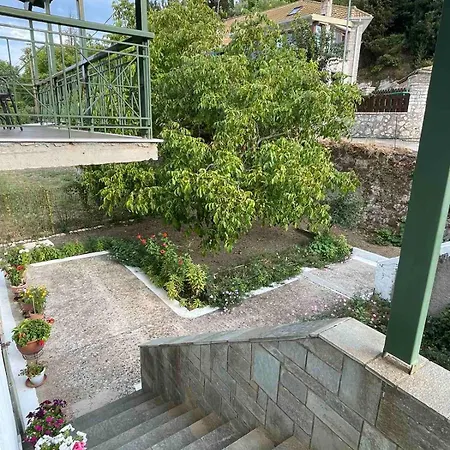 بيت للعطل Anesis Asprogerakata